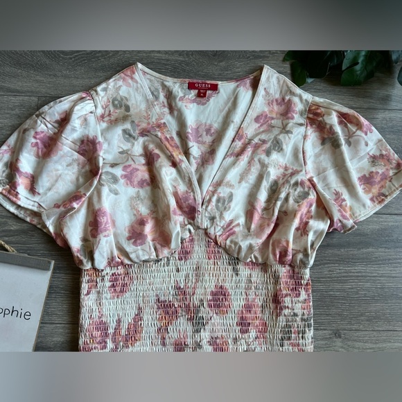 NWOT! Guess pink peach floral flutter sleeve smocked waist coquette top. Size XL - Picture 2 of 15